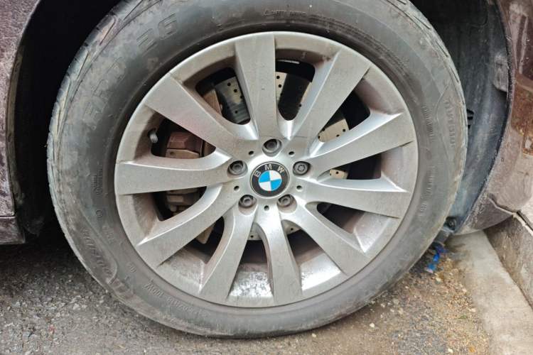 Used BMW 5 Series GT 2013 535i Elegant Edition Right Front Wheel Hub
