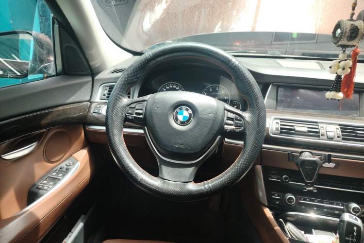 Used BMW 5 Series GT 2013 535i Leading Model Steering Wheel