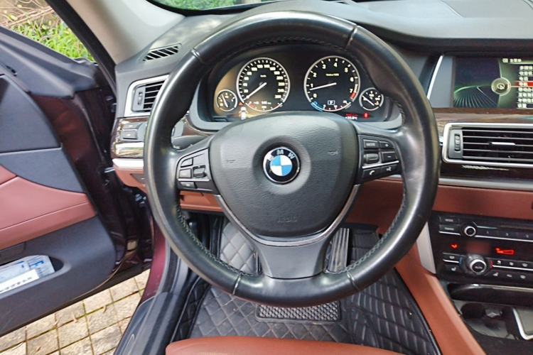 Used BMW 5 Series GT 2013 535i Luxury Edition Steering Wheel