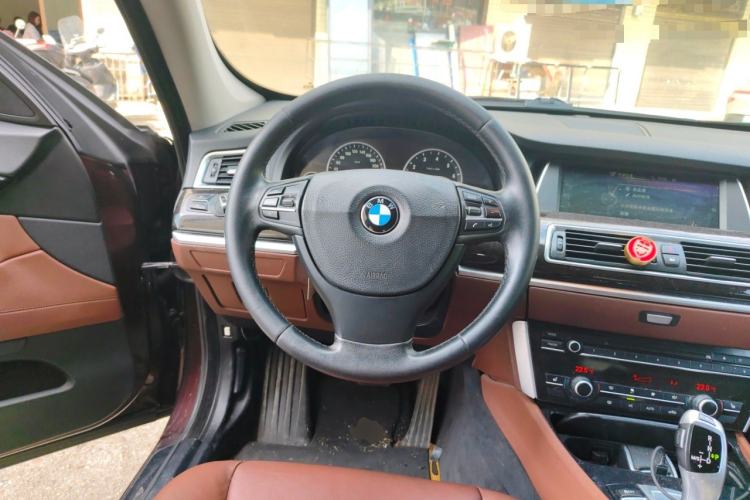 Used BMW 5 Series GT 2013 535i Elegant Edition Steering Wheel