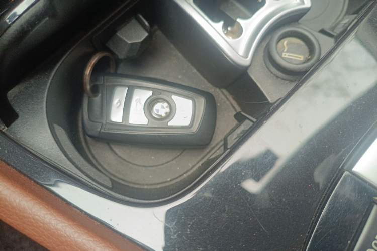 Used BMW 5 Series GT 2013 535i Elegant Edition Vehicle Key