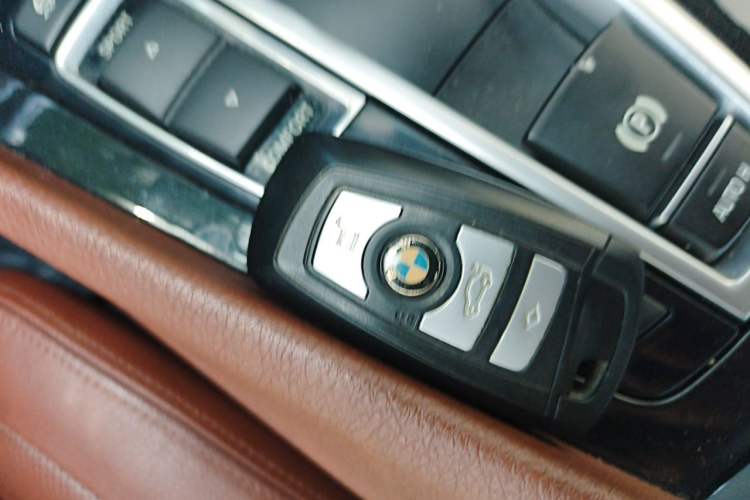 Used BMW 5 Series GT 2013 535i Luxury Edition Vehicle Key