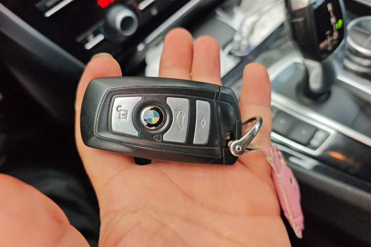 Used BMW 5 Series GT 2013 535i Elegant Edition Vehicle Key