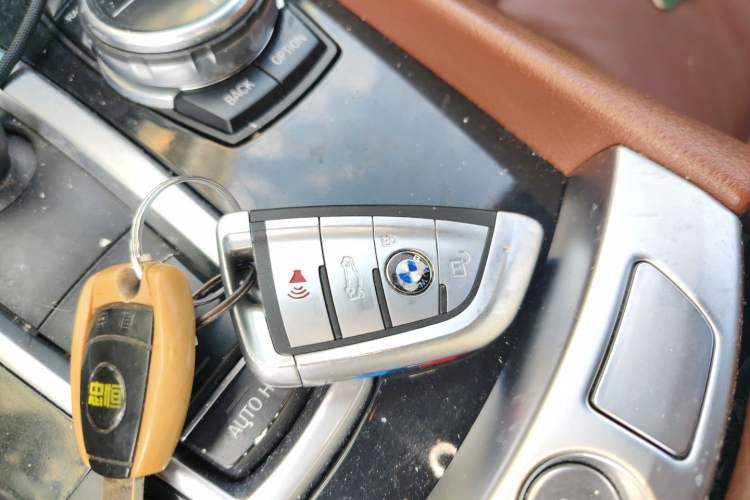 Used BMW 5 Series GT 2013 535i Elegant Edition Vehicle Key