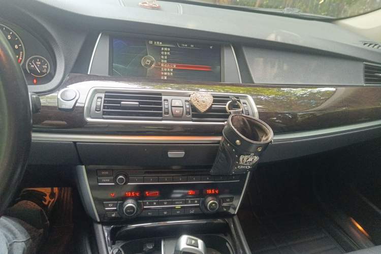 Used BMW 5 Series GT 2013 535i Leading Model Audio And AC Panel
