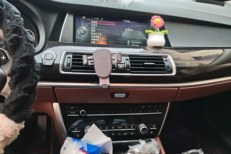 Used BMW 5 Series GT 2013 535i Elegant Edition Audio And AC Panel