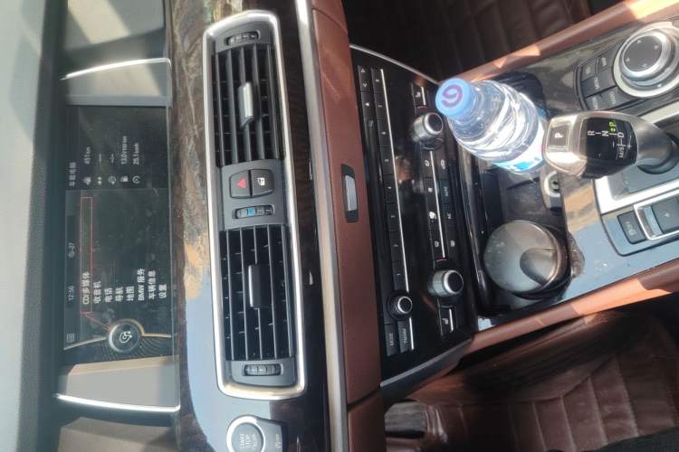 Used BMW 5 Series GT 2013 535i Elegant Edition Audio And AC Panel