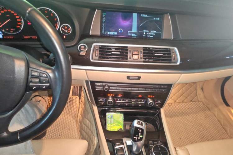 Used BMW 5 Series GT 2013 535i Leading Model Audio And AC Panel