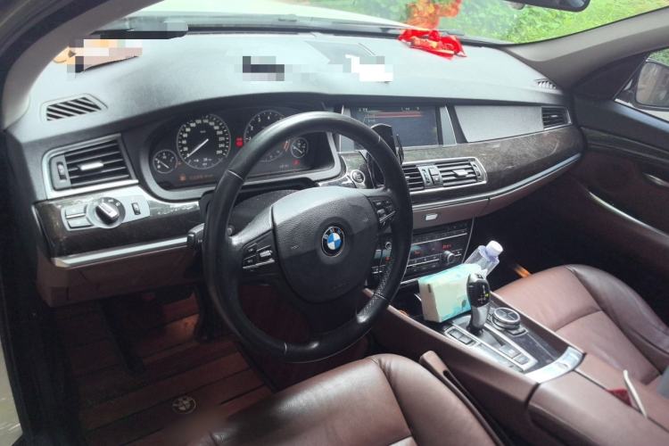 Used BMW 5 Series GT 2013 535i Elegant Edition Center Console