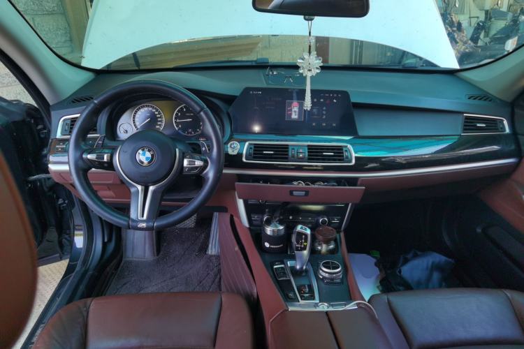 Used BMW 5 Series GT 2013 535i Elegant Edition Center Console