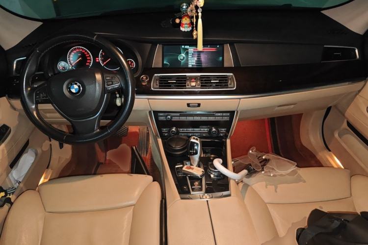 Used BMW 5 Series GT 2013 535i Leading Model Center Console