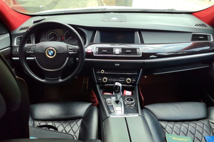 Used BMW 5 Series GT 2013 535i xDrive Luxury Edition Center Console