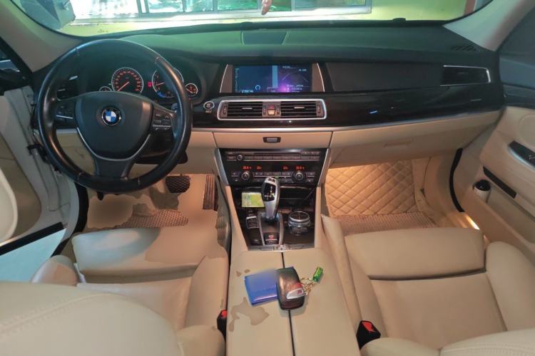 Used BMW 5 Series GT 2013 535i Leading Model Center Console