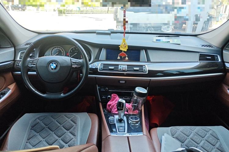 Used BMW 5 Series GT 2013 535i Elegant Edition Center Console