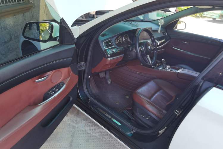 Used BMW 5 Series GT 2013 535i Elegant Edition Driver Seat