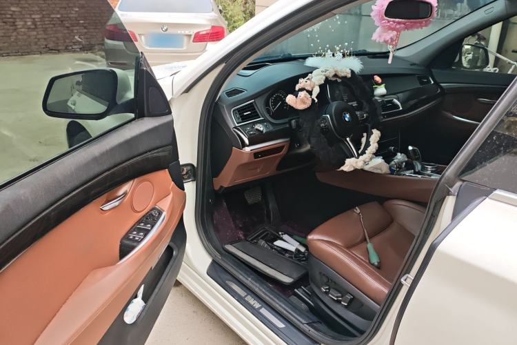 Used BMW 5 Series GT 2013 535i Elegant Edition Driver Seat