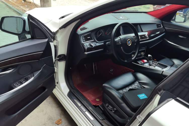 Used BMW 5 Series GT 2013 535i xDrive Luxury Edition Driver Seat