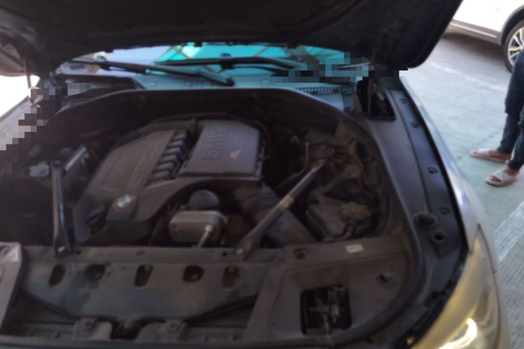 Used BMW 5 Series GT 2013 535i Elegant Edition Engine Bay Left