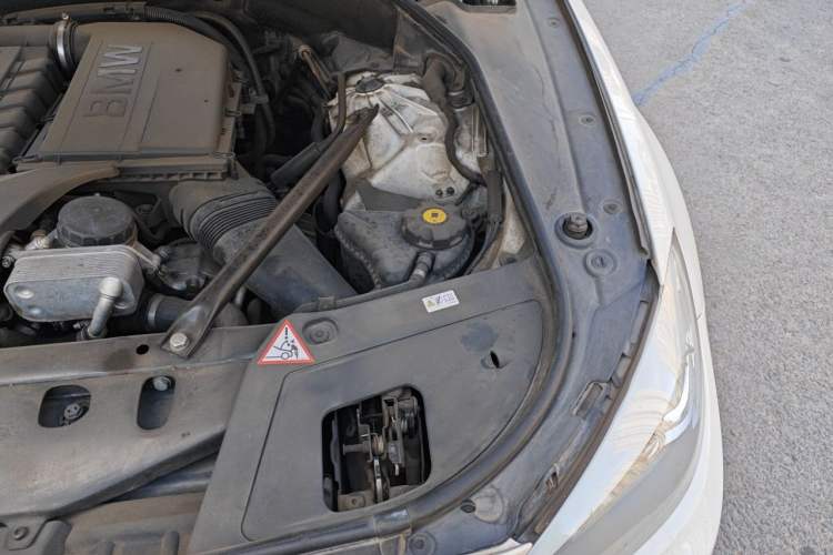 Used BMW 5 Series GT 2013 535i Elegant Edition Engine Bay Left