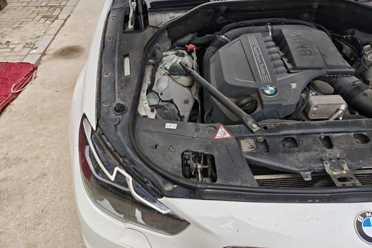Used BMW 5 Series GT 2013 535i Elegant Edition Engine Bay Right