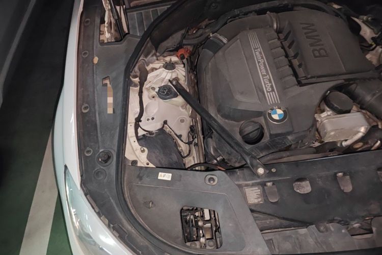 Used BMW 5 Series GT 2013 535i Leading Model Engine Bay Right