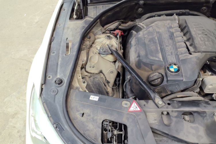 Used BMW 5 Series GT 2013 535i xDrive Luxury Edition Engine Bay Right