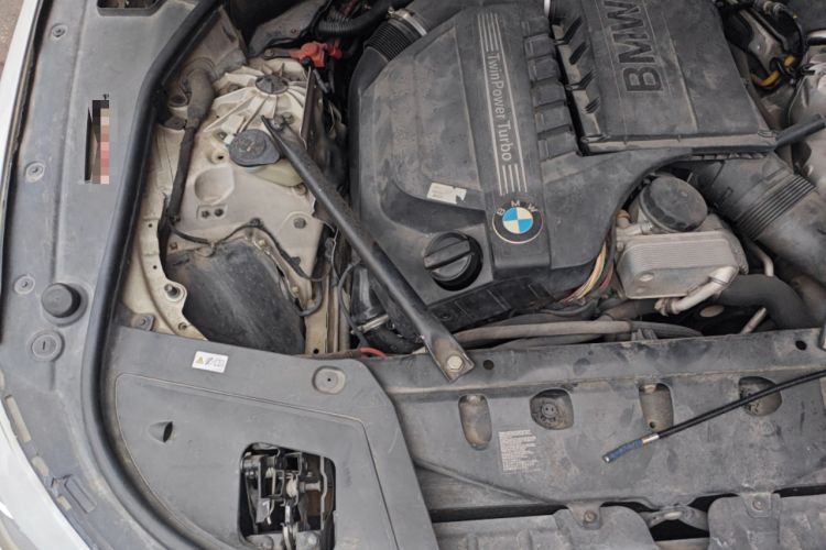Used BMW 5 Series GT 2013 535i Elegant Edition Engine Bay Right