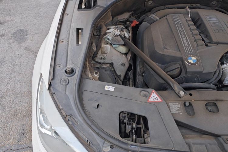 Used BMW 5 Series GT 2013 535i Elegant Edition Engine Bay Right