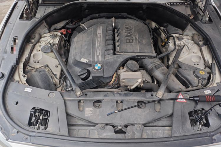 Used BMW 5 Series GT 2013 535i Elegant Edition Engine Bay