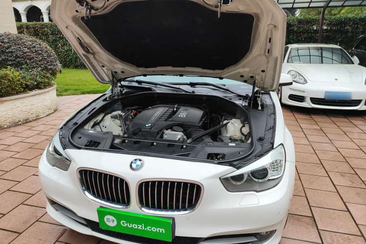Used BMW 5 Series GT 2013 535i Elegant Edition Engine Bay