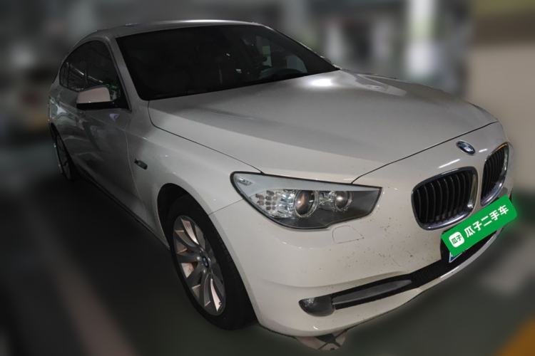 Used BMW 5 Series GT 2013 535i Leading Model Front Right 45 Deg