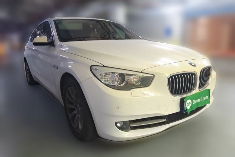 Used BMW 5 Series GT 2013 535i Leading Model Front Right 45 Deg