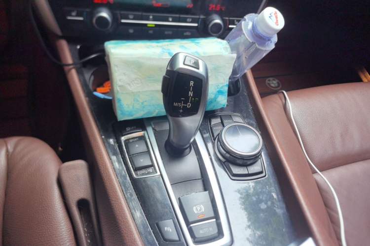 Used BMW 5 Series GT 2013 535i Elegant Edition Gear Lever