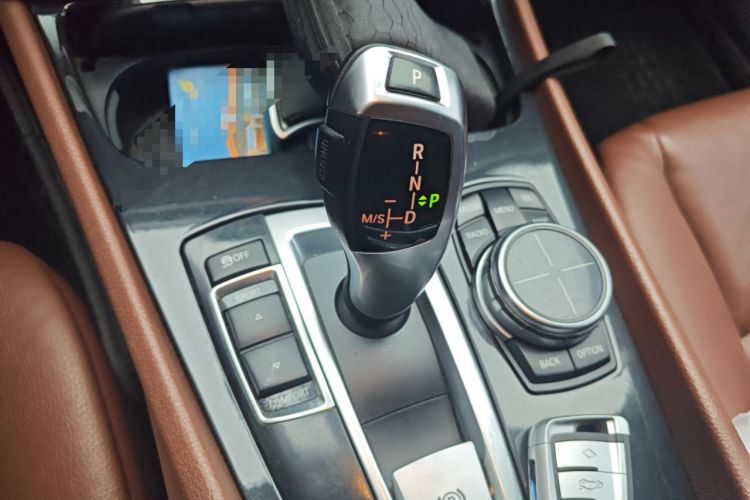 Used BMW 5 Series GT 2013 535i Elegant Edition Gear Lever
