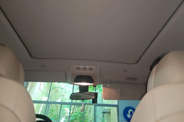 Used BMW 5 Series GT 2013 535i Leading Model Headliner