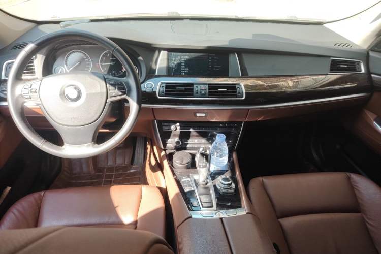 Used BMW 5 Series GT 2013 535i Elegant Edition Interior 2