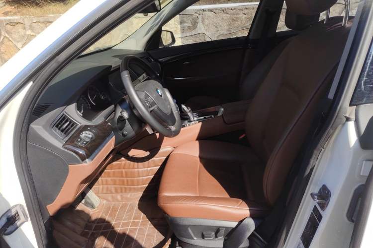 Used BMW 5 Series GT 2013 535i Elegant Edition Left Front Seat