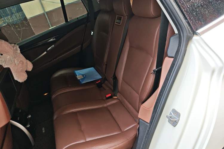 Used BMW 5 Series GT 2013 535i Elegant Edition Left Rear Seat