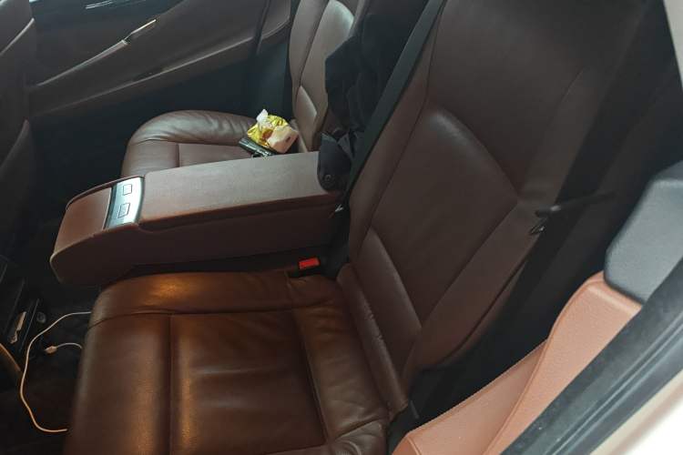 Used BMW 5 Series GT 2013 535i Elegant Edition Left Rear Seat