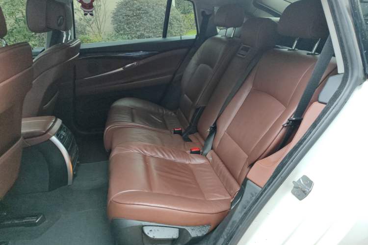 Used BMW 5 Series GT 2013 535i Elegant Edition Left Rear Seat