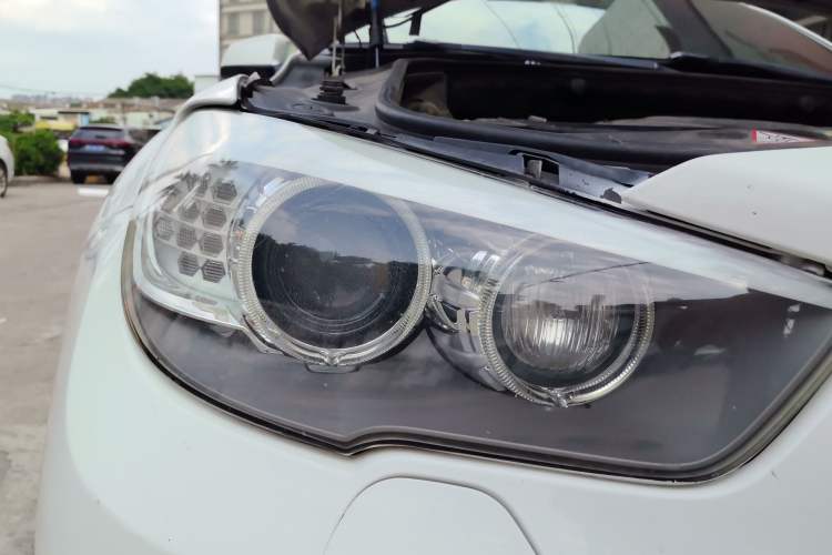 Used BMW 5 Series GT 2013 535i xDrive Luxury Edition Right Front Headlight