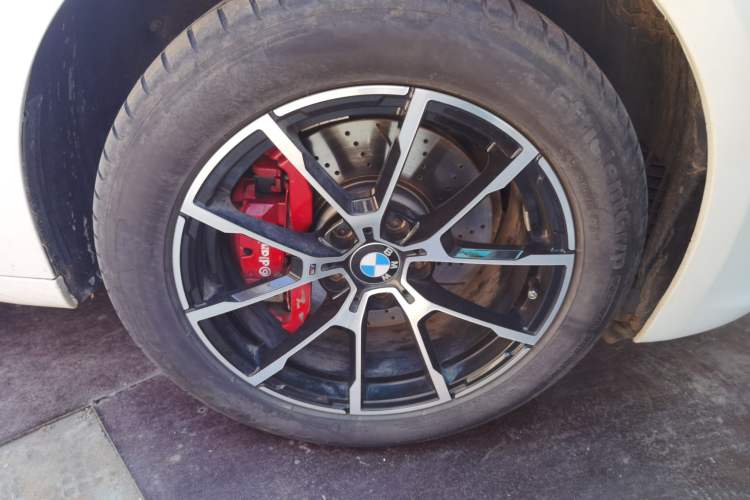 Used BMW 5 Series GT 2013 535i Elegant Edition Right Front Wheel Hub