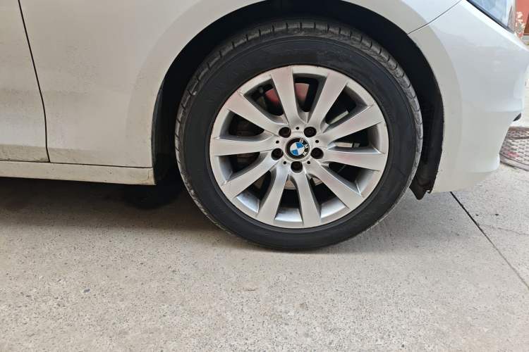 Used BMW 5 Series GT 2013 535i Elegant Edition Right Front Wheel Hub