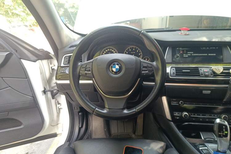 Used BMW 5 Series GT 2013 535i Leading Model Steering Wheel