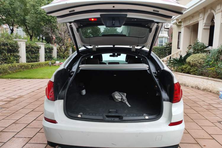 Used BMW 5 Series GT 2013 535i Elegant Edition Trunk