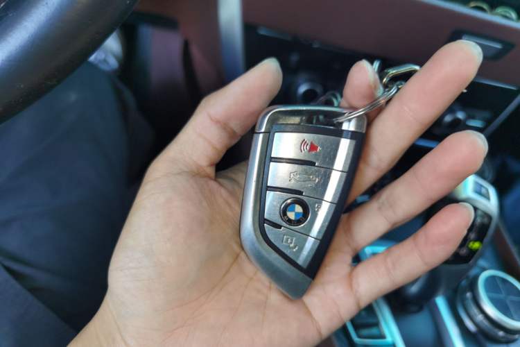 Used BMW 5 Series GT 2013 535i Elegant Edition Vehicle Key