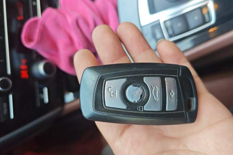 Used BMW 5 Series GT 2013 535i Elegant Edition Vehicle Key