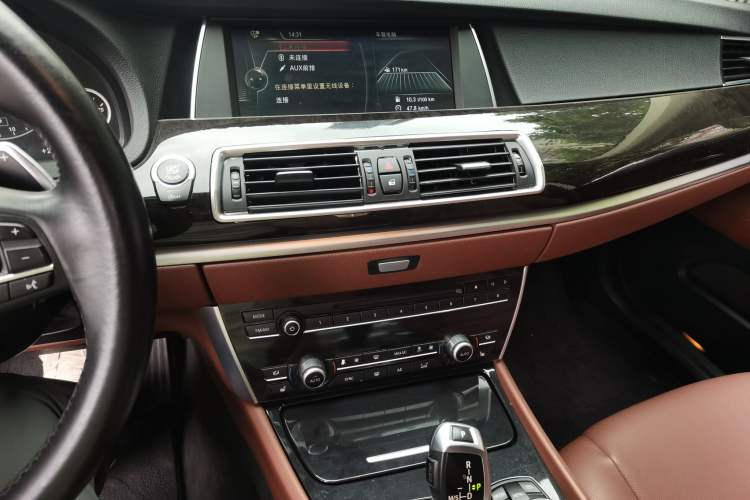 Used BMW 5 Series GT 2014 535i Leading Model Audio And AC Panel