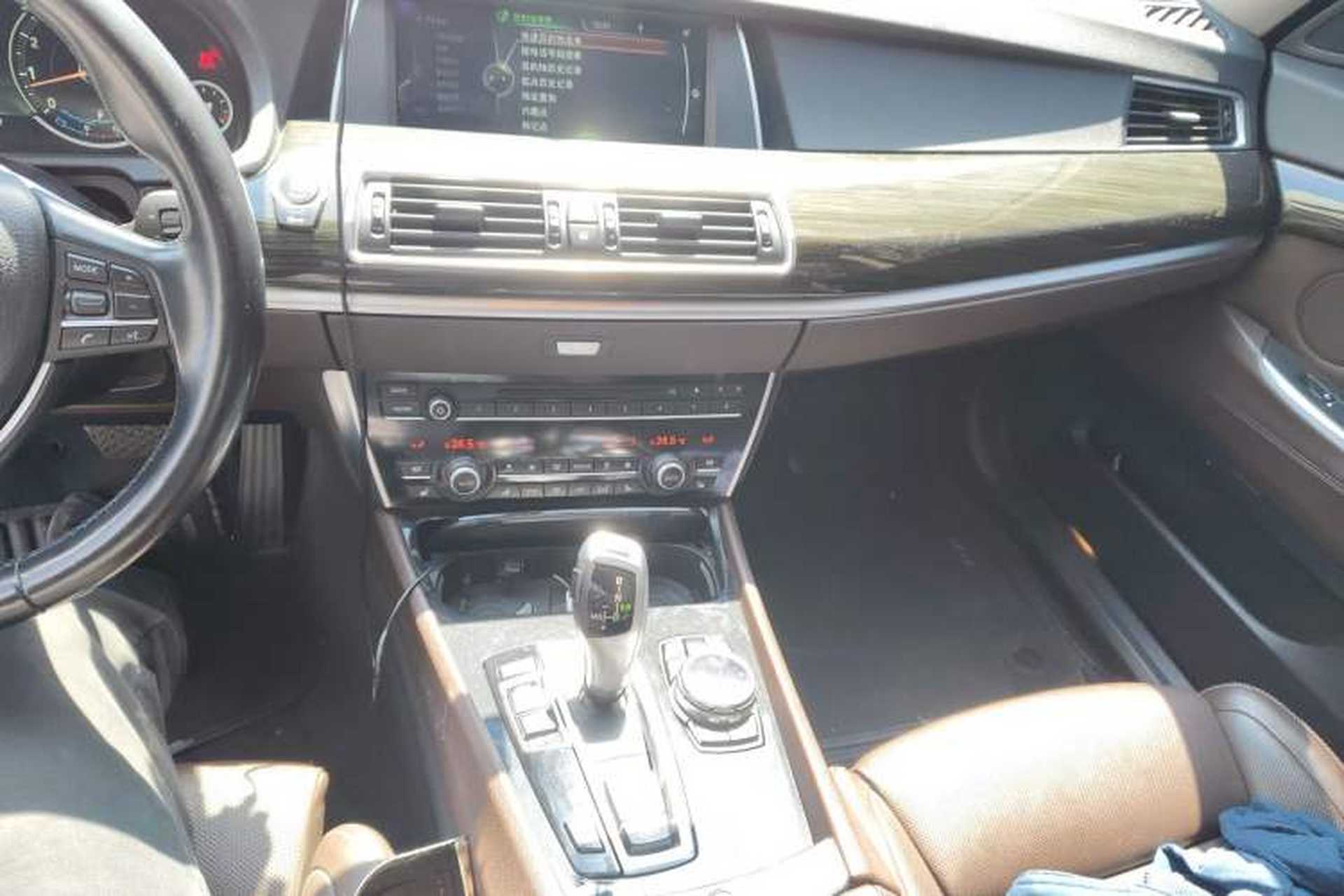 Used BMW 5 Series GT 2014 528i Luxury Edition Audio And AC Panel