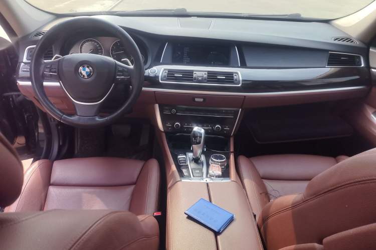 Used BMW 5 Series GT 2014 535i xDrive Center Console